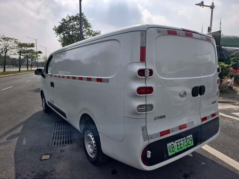 全新上汽大通大拿V1新能源面包车15.jpg