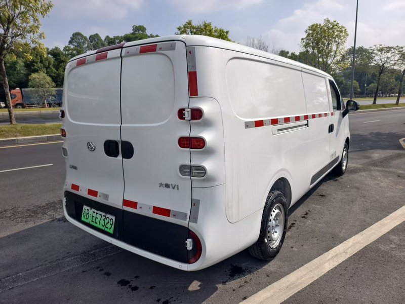 全新上汽大通大拿V1新能源面包车14.jpg